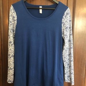 Lynnae longseeve T shirt